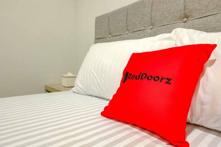 Reddoorz Near Pasar Baru 3