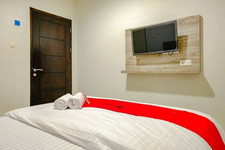 Reddoorz Near Pasar Baru 3