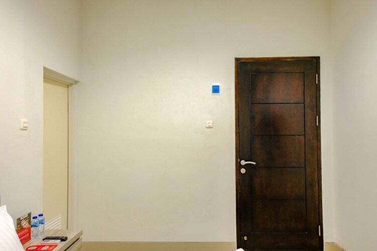 Reddoorz Near Pasar Baru 3