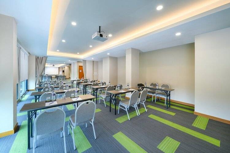 Holiday Inn Express Jakarta Matraman, An Ihg Hotel - Chse Certified