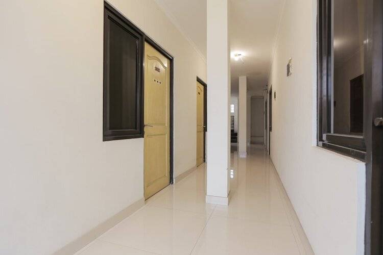Oyo 141 Fatmawati Cozy Residence