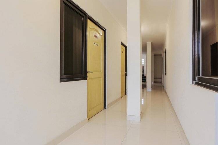 Oyo 141 Fatmawati Cozy Residence