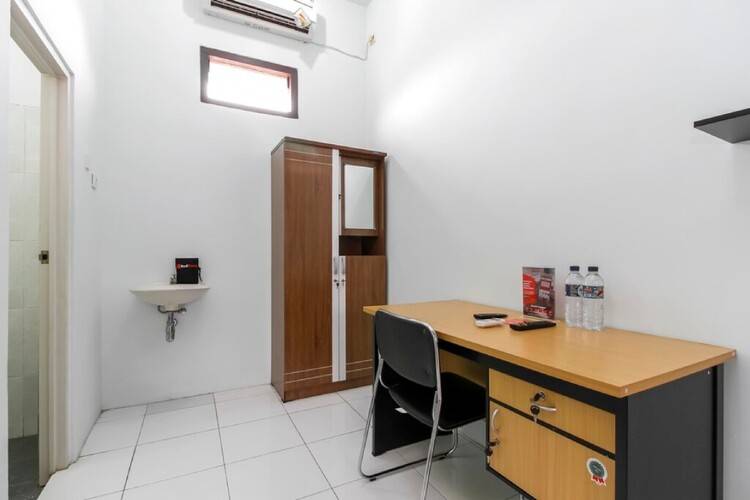 Reddoorz @ Jagakarsa 2