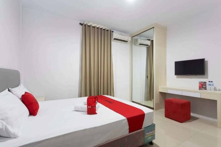 Reddoorz Plus Near Cilandak Town Square 2