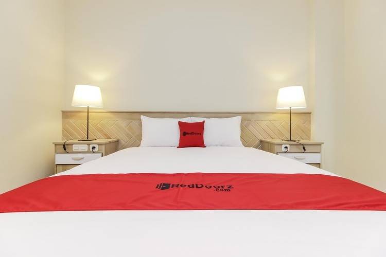 Reddoorz Premium Near Ragunan Zoo 2