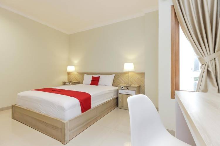 Reddoorz Premium Near Ragunan Zoo 2