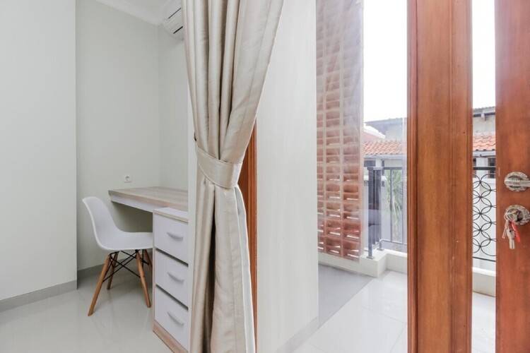 Reddoorz Premium Near Ragunan Zoo 2