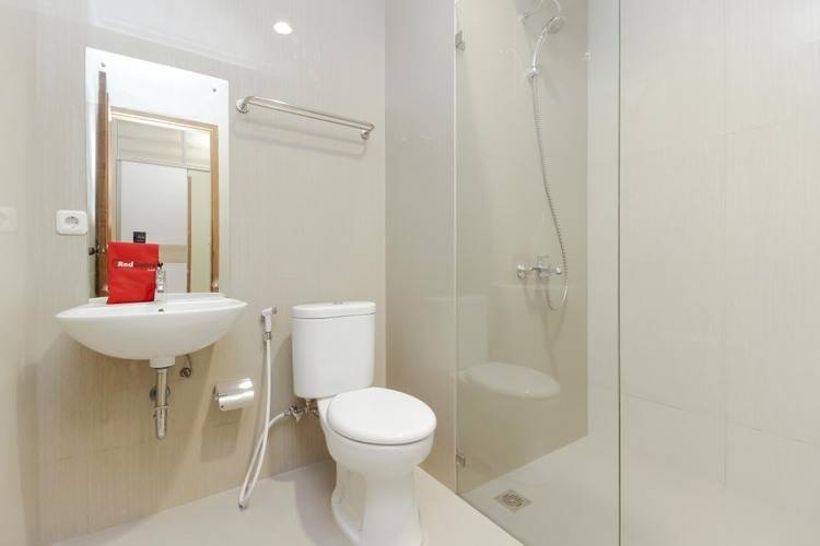 Reddoorz Premium Near Ragunan Zoo 2