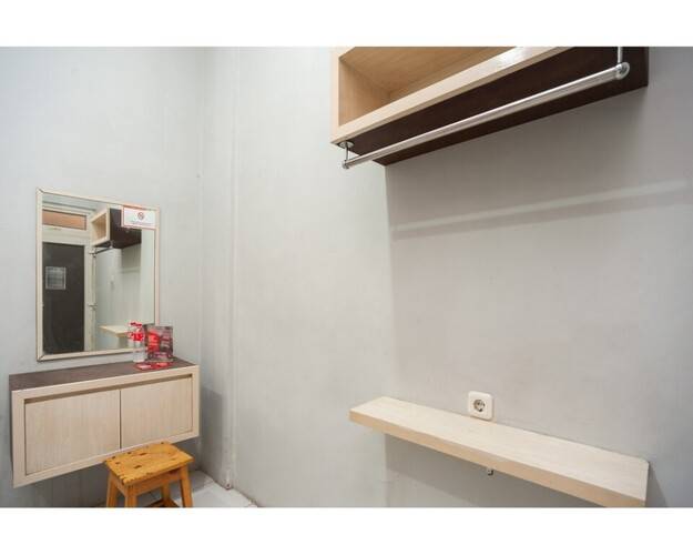 Reddoorz Near Binus Anggrek 2