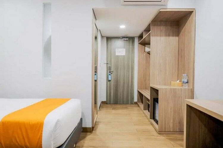 Sans Hotel Puri Indah Jakarta