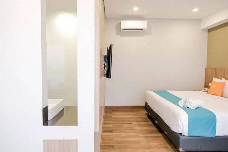 Sans Hotel Puri Indah Jakarta