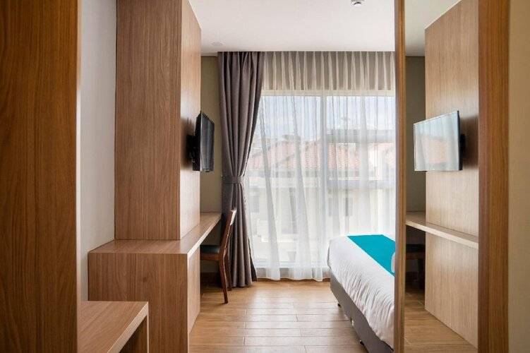 Sans Hotel Puri Indah Jakarta