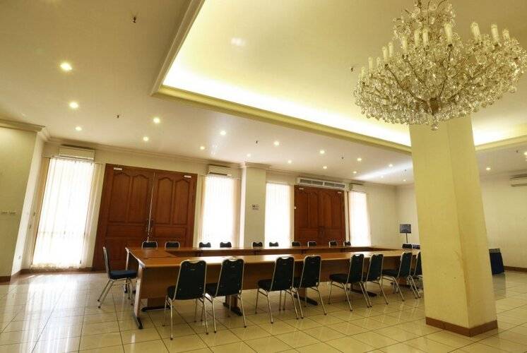 678 Cawang Hotel