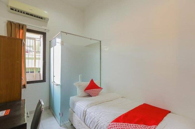 Oyo 866 Idola Residence