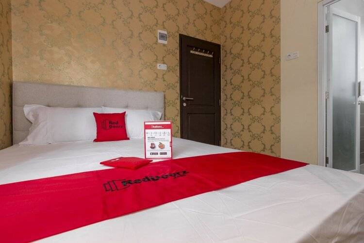 Reddoorz Plus @ Cipete Damai