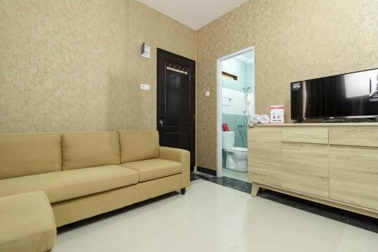 Reddoorz Plus @ Cipete Damai