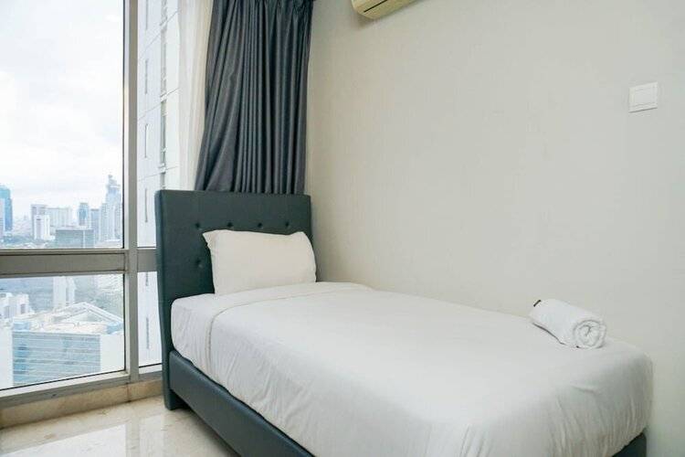 Comfortable Deluxe 2br At The Empyreal Condominium Epicentrum Apartment By Travelio
