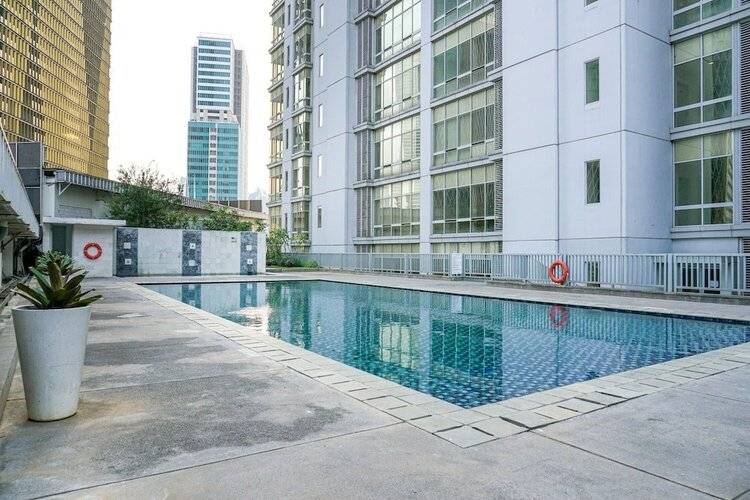 Comfortable Deluxe 2br At The Empyreal Condominium Epicentrum Apartment By Travelio