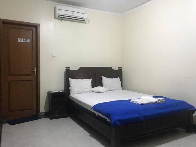 Oyo 90094 Gayatri Residence