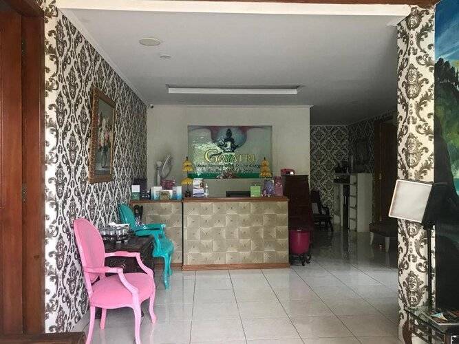 Oyo 90094 Gayatri Residence