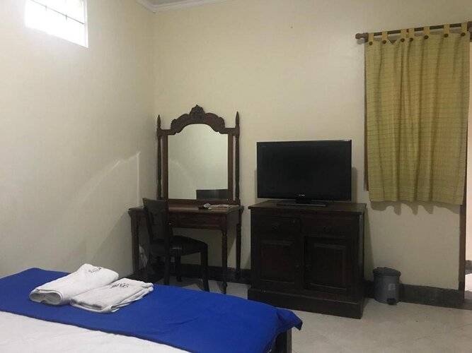 Oyo 90094 Gayatri Residence