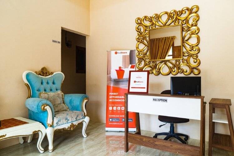 Reddoorz Near Cipinang Indah Mall