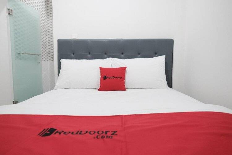 Reddoorz Near Taman Palem