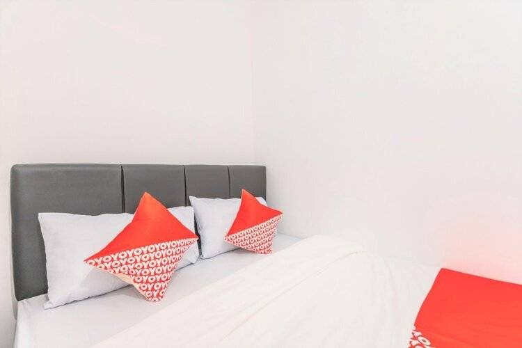 Super Oyo 2223 J&B Room Utan Kayu
