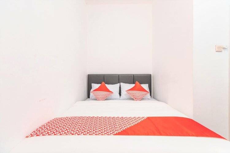 Super Oyo 2223 J&B Room Utan Kayu