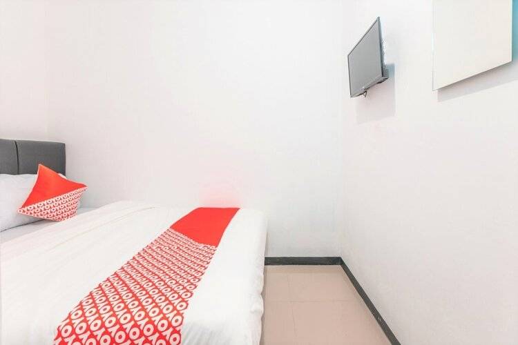 Super Oyo 2223 J&B Room Utan Kayu