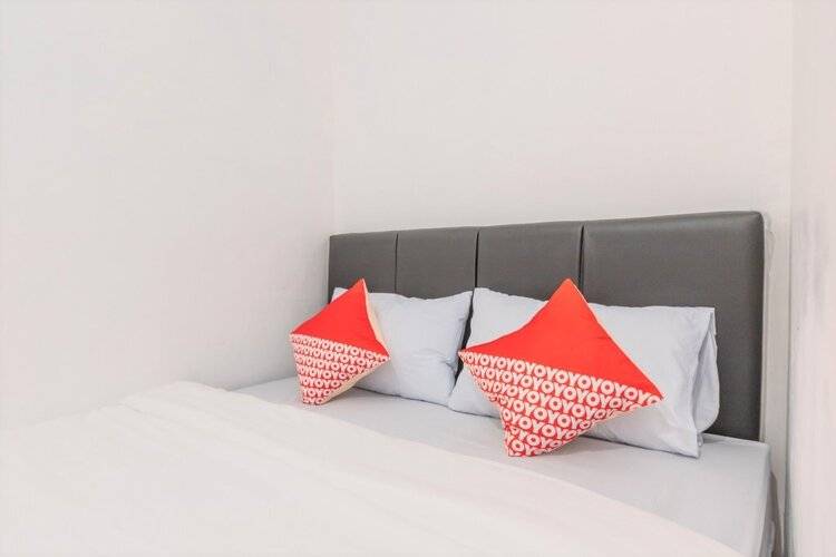 Super Oyo 2223 J&B Room Utan Kayu