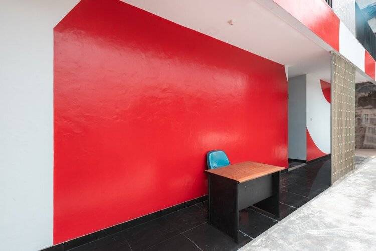Super Oyo 2223 J&B Room Utan Kayu