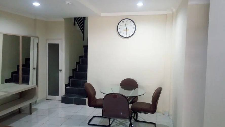 Ethan Hotel Cilincing Plaza