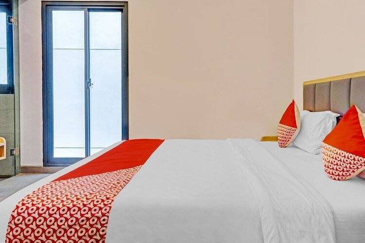 Oyo 90635 Tango Juliet Residence