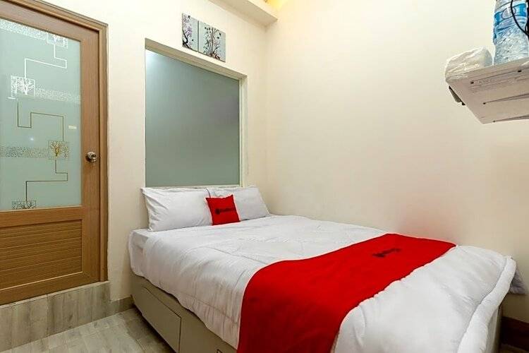 Reddoorz Plus Near Rs Royal Taruma Grogol