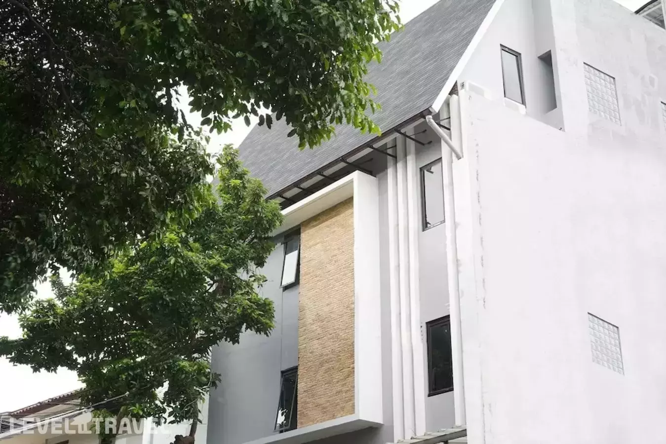 Urooms Panglima Polim