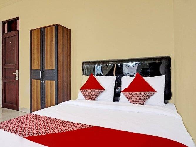 Super Oyo 91535 J&B Rooms Tomang
