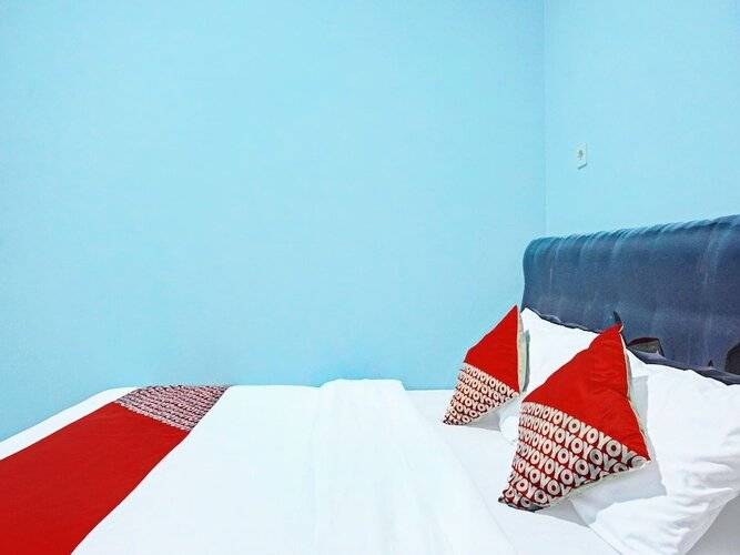 Super Oyo 91535 J&B Rooms Tomang
