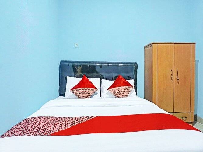 Super Oyo 91535 J&B Rooms Tomang