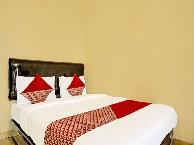 Super Oyo 91535 J&B Rooms Tomang