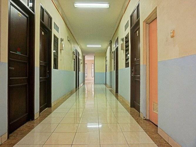 Super Oyo 91535 J&B Rooms Tomang