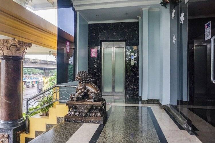 Super Oyo Townhouse Oak Bi Executive