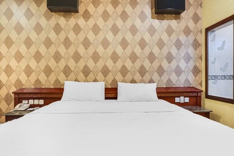 Super Oyo Townhouse Oak Bi Executive