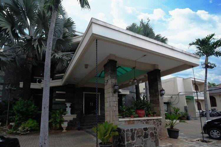 Arimbi Pejaten Suites
