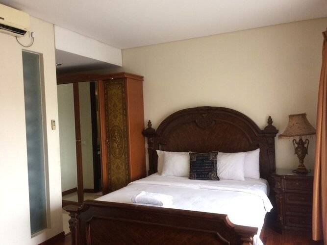 Arimbi Pejaten Suites