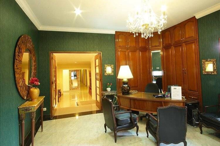 Arimbi Pejaten Suites