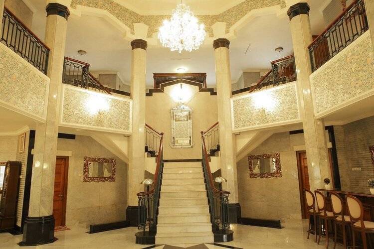 Arimbi Pejaten Suites