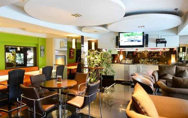 Bamboo Inn Hotel & Cafe