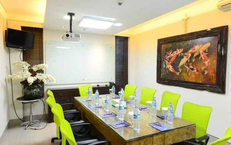 Bamboo Inn Hotel & Cafe