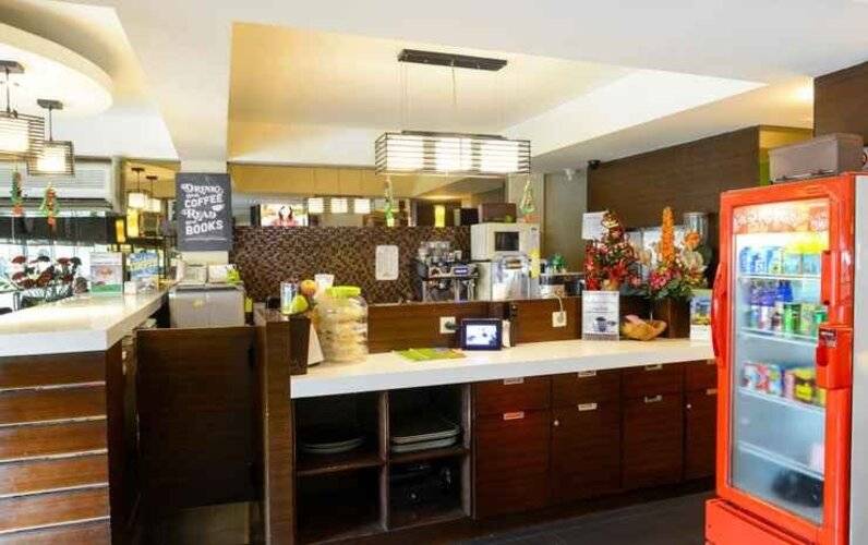 Bamboo Inn Hotel & Cafe